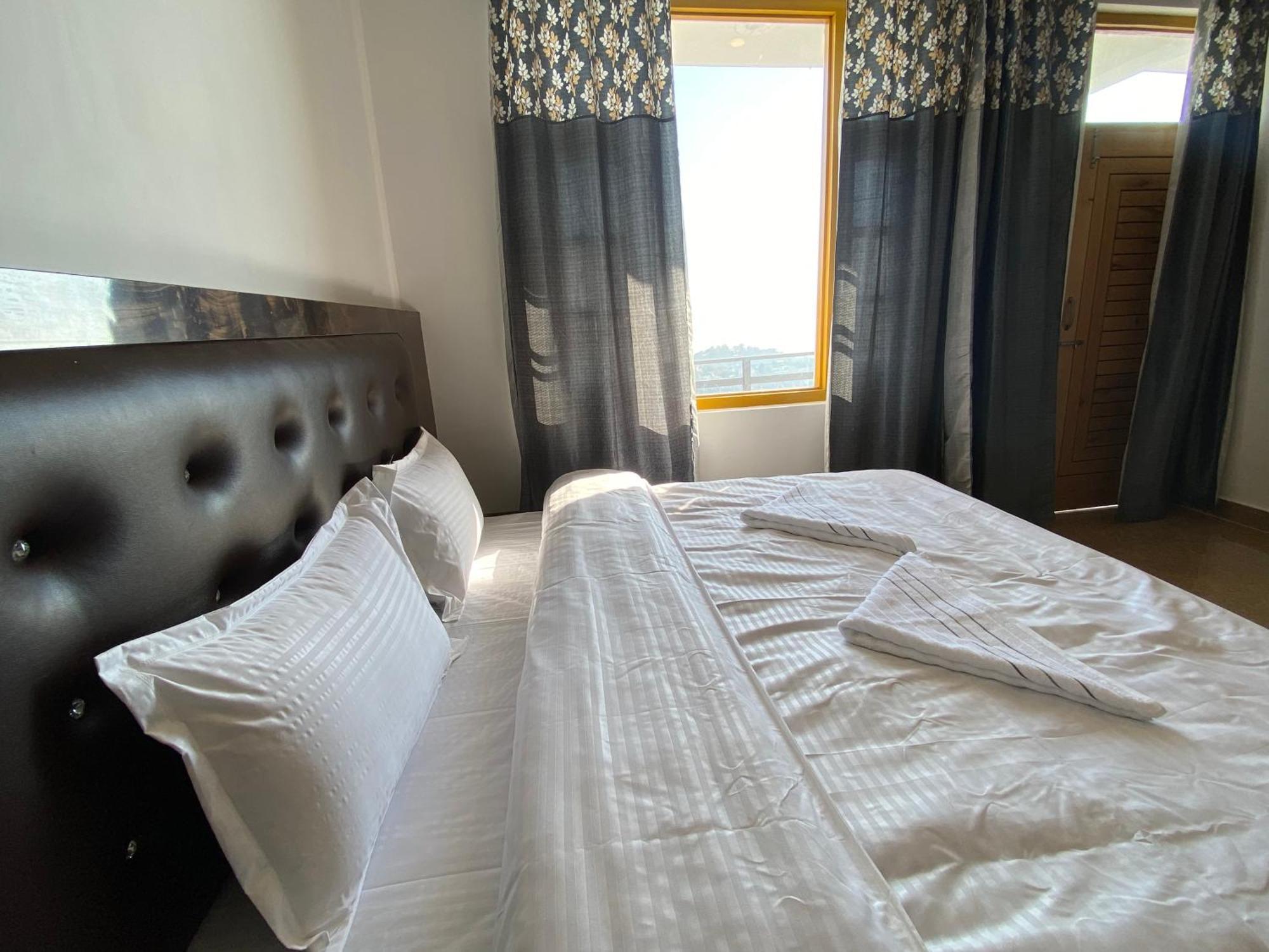Redeem Cafe & Homestay McLeod Ganj Exterior foto